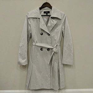 Sophisticated trench